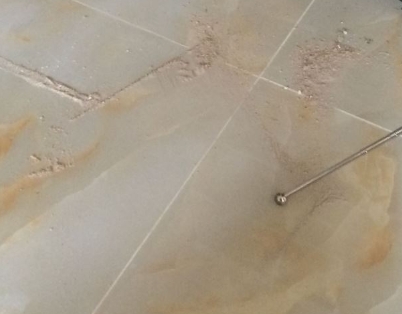 广安瓷砖空鼓维修公司分享粘合剂选择不当在瓷砖铺贴过程中可能导致以下问题