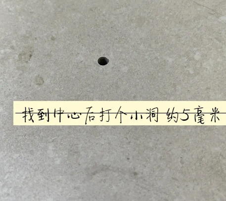 广安瓷砖空鼓维修公司专业解答在瓷砖铺贴过程中，如果砂料搅拌不均匀，将会带来以下问题